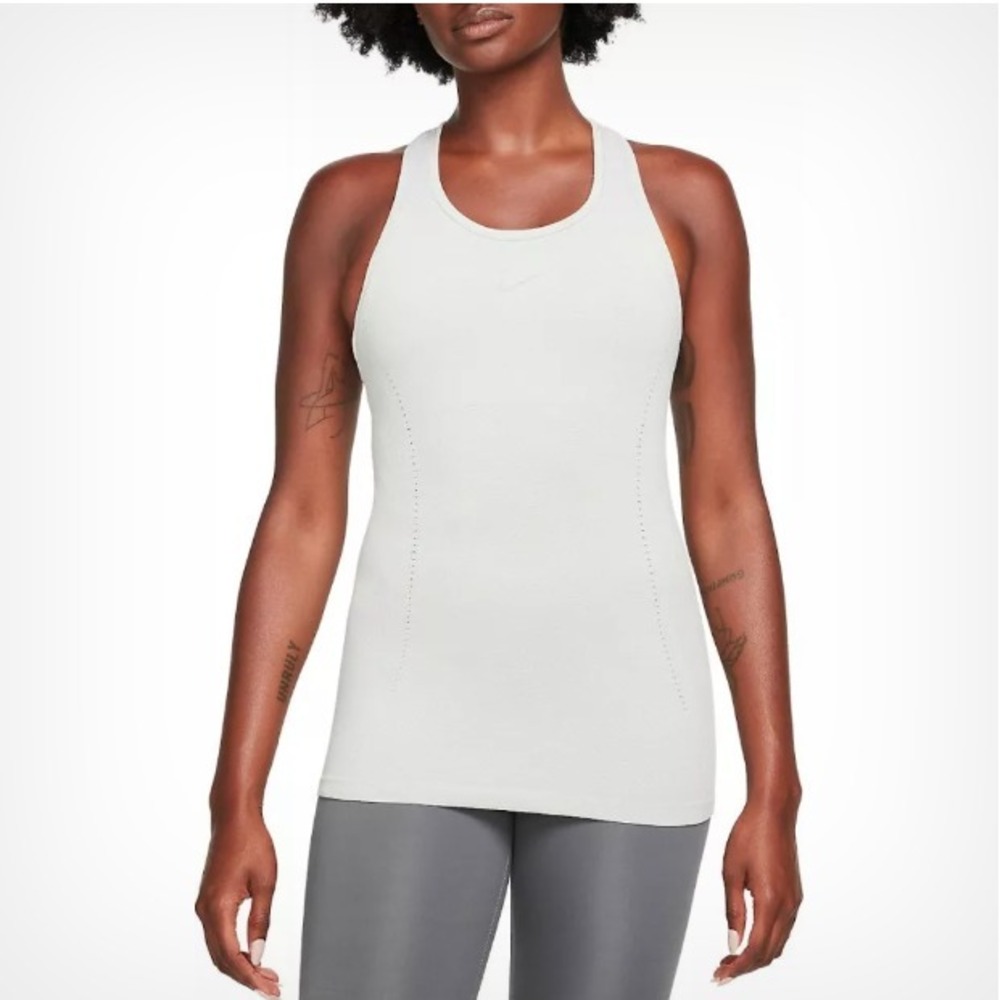 Nike Women's Tank top Nike Dri-FIT ADV Aura,‎ Silver, Medium